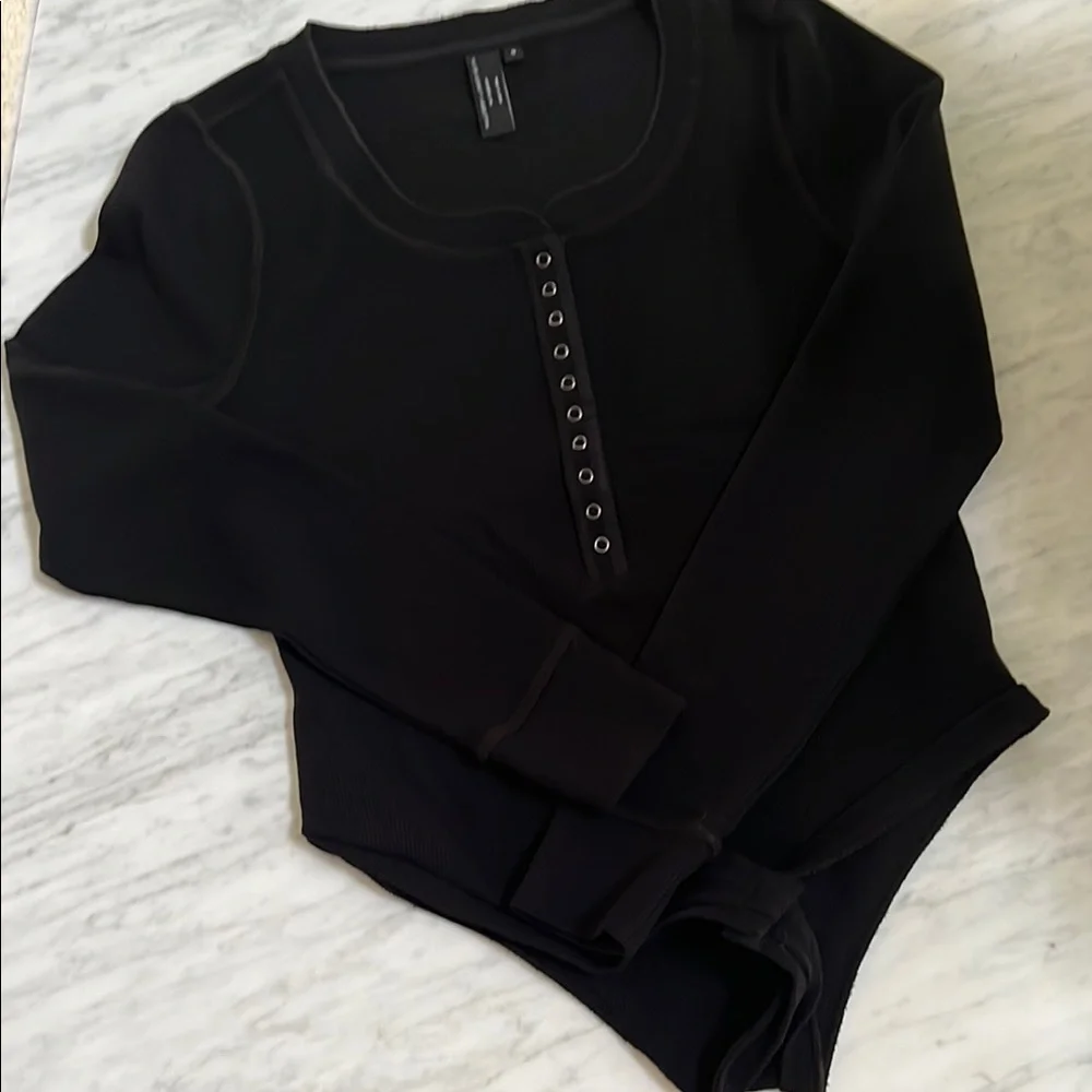 Halle Berry for Sweaty Betty Black Fitted Buttoned Bodysuit - Picture 1 of 8
